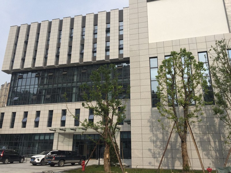 东区图书馆馆舍.jpg